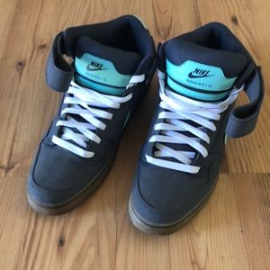 Nike Morgan Mid 2 SE size 12